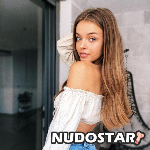 Anna Zak Leaked Photo 15