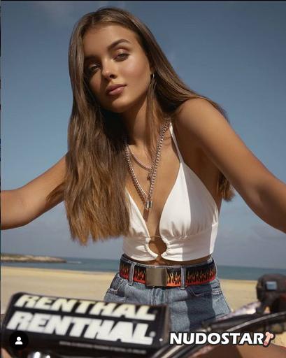 Anna Zak Leaked Photo 22