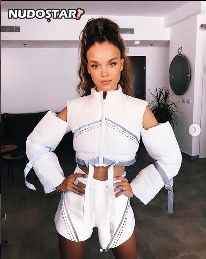 Anna Zak Leaked Photo 39