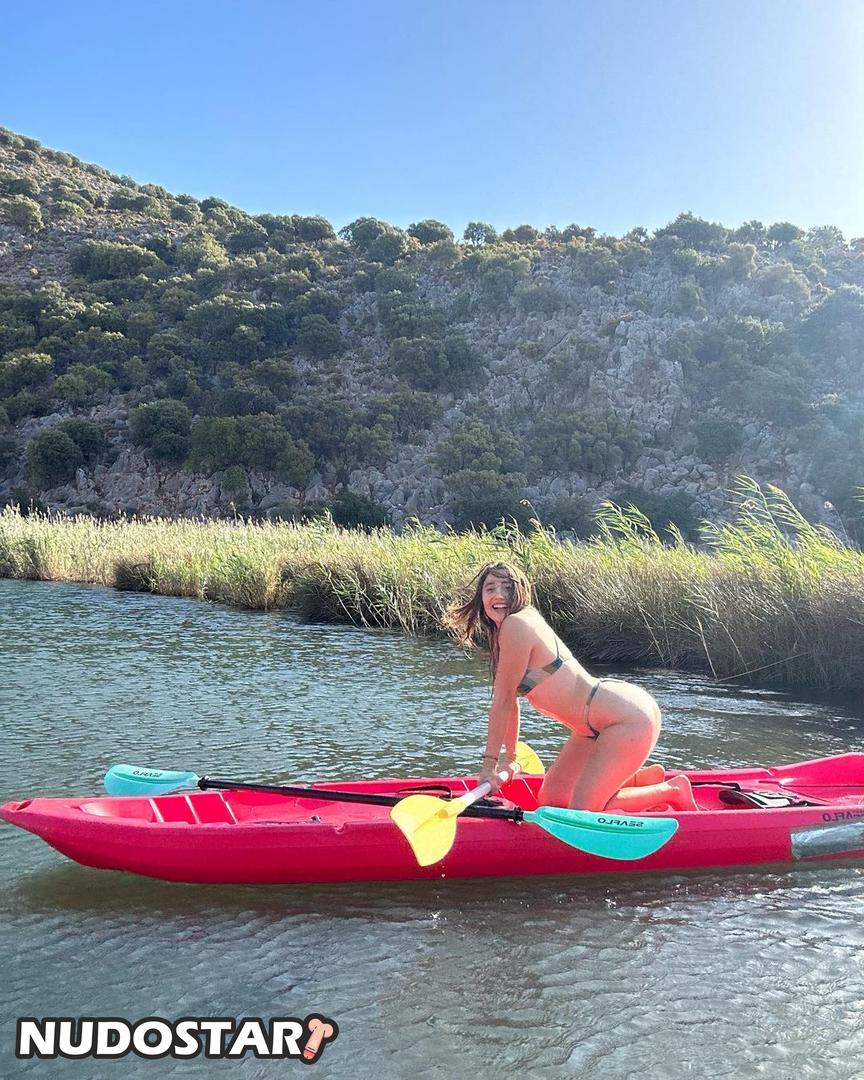 Merve Elmas Leaked Photo 6